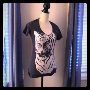 Tiger graphic tee